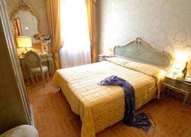 Hotel Canal 5