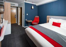 Holiday Inn Express LONDON - LUTON AIRPORT by IHG 2