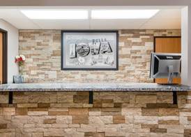 Super 8 by Wyndham Pella 3