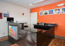 Motel 6 Parkersburg, WV 3