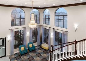 Days Inn & Suites by Wyndham Sam Houston Tollway 5