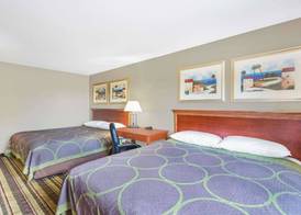 Super 8 by Wyndham Tilton/Lake Winnipesaukee 3