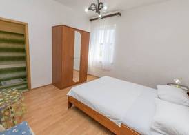 Apartments and Rooms Jakov 2