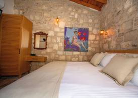 Atrium Suites 3