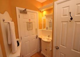 The Courtyard Guest House 3