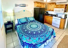 Southwinds Inn by The Gold Nests 5