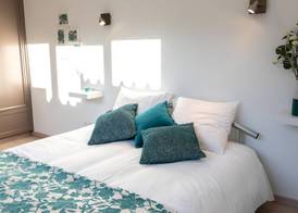 LES 7 MEUSES - Restaurant & Hébergements HÔTELIERS - INSOLITES - WELLNESS - GÎTES 4