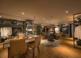 Bespoke Trendy Hotel Hanoi 3