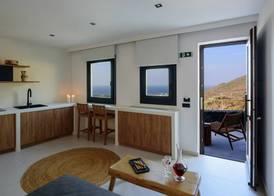 Ryolithos Suites 4