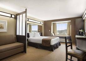 Microtel Inn & Suites by Wyndham Cambridge 5