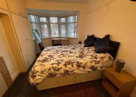 3-bed House - Sleeps 5 With Free Parking 2