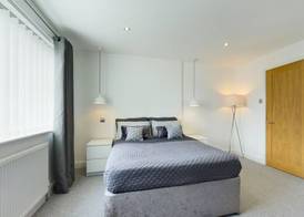 Inviting 2-bed House in Newcastle Upon Tyne 2
