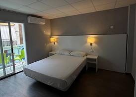 Hostal B y B Benidorm 5
