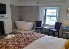 Schooner Hotel 3