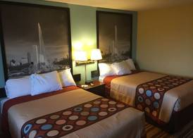 Super 8 by Wyndham Woodstock 4