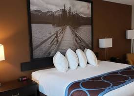 Super 8 by Wyndham Spruce Grove 5