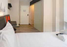 easyHotel Zürich City Main Station 5