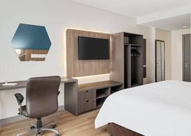 Holiday Inn Express SAN JOSE FORUM by IHG 5