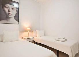 The White Flats Les Corts 2
