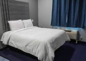 Americas Best Value Inn and Suites Bush International Airport 3