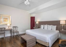 Naples Park Central Hotel 5