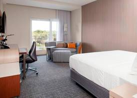Courtyard by Marriott DeLand Historic Downtown 5