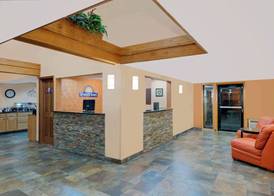 Days Inn by Wyndham Fort Dodge 3