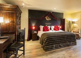 Glenskirlie Castle Hotel 2