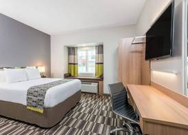 Microtel Inn & Suites by Wyndham New Martinsville 4