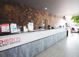 Feung Nakorn Balcony Rooms and Cafe 2