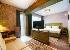 Tin Suites 4