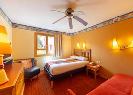 Disney Hotel Santa Fe + Tickets 2