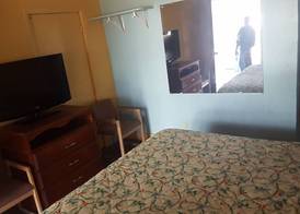 Guest Host Motel 4
