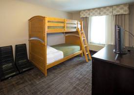 Holiday Inn Express & Suites ST. JOSEPH LAKEFRONT by IHG 5