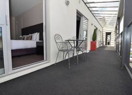 Quality Suites Amore 4