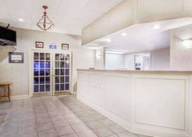 Days Inn by Wyndham Dover Downtown 2