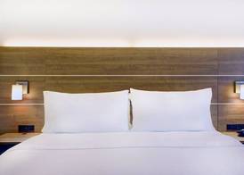 Holiday Inn Express WHITBY OSHAWA by IHG 2