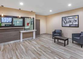 Super 8 by Wyndham Houston NW Beltway 8-West Rd 2