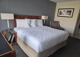 Americas Best Value Inn Rockford 5