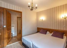 Logis Hotel de La Cloche 4