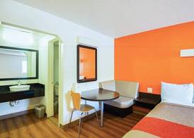 Economy Hotel Kansas City 5