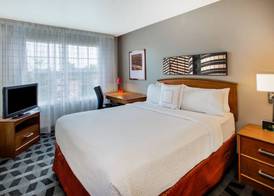 TownePlace Suites Detroit Sterling Heights 4