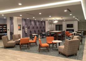 La Quinta Inn & Suites by Wyndham Littleton-Red Rocks 2