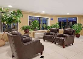 Days Inn by Wyndham Lakewood South Tacoma 2
