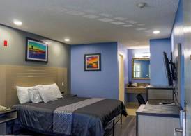 Orange Tustin Inn in Orange 4