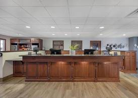 Best Western Plus Dubuque Hotel and Conference Center 2