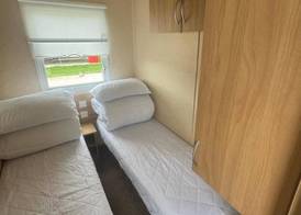3 Bed Caravan - Sleeps 8 - Pets - Parking 2