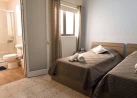 Cozy Ensuite Rooms 5