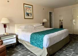 Howard Johnson by Wyndham Williamstown 4