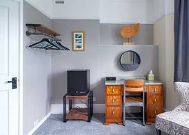 Oaklands Guest House 4
